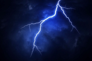 Tragedy strikes: Kerala tourist dies after being struck by lightning 