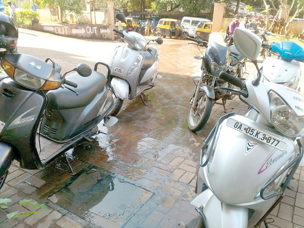 Stench & sewerage welcome patients to Ponda hospital 