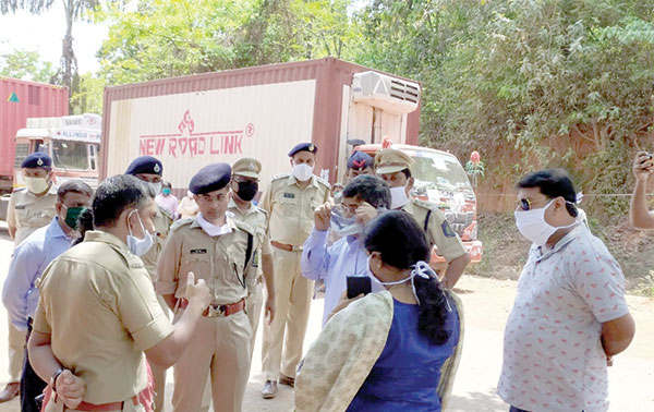 State, Maharashtra officials solve checkpost queue problem