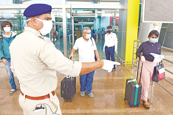 15 flights scheduled, but only 3 land in Goa