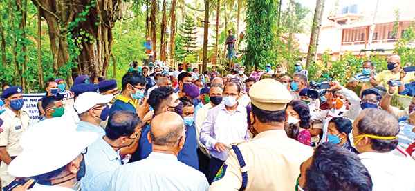 Locals question why govt has ignored their petitions on double track project
