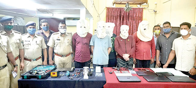 3 foreigners among 5 held  for ATM skimming racket