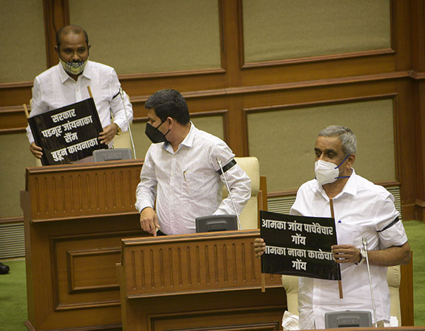 Opposition benches take  coal protests to Assembly