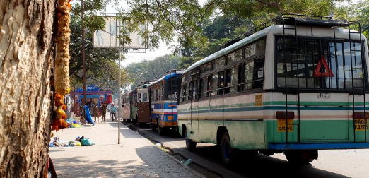 Illegal bus stops grind traffic to a full stop in Margao