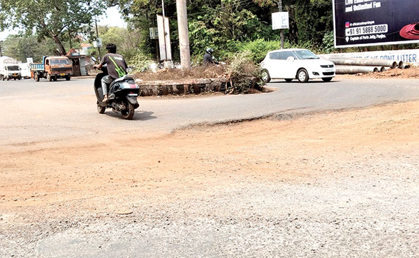 Depression at Chicalim junction poses risk to road users