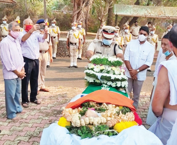 Padma Bhushan Laxman Pai cremated with full State honours 
