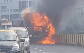 Truck catches fire on Atal Setu Bridge, traffic disrupted