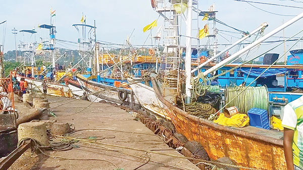 Yes, it’s true, many Khariwado trawler  owners are giving up their fishing business