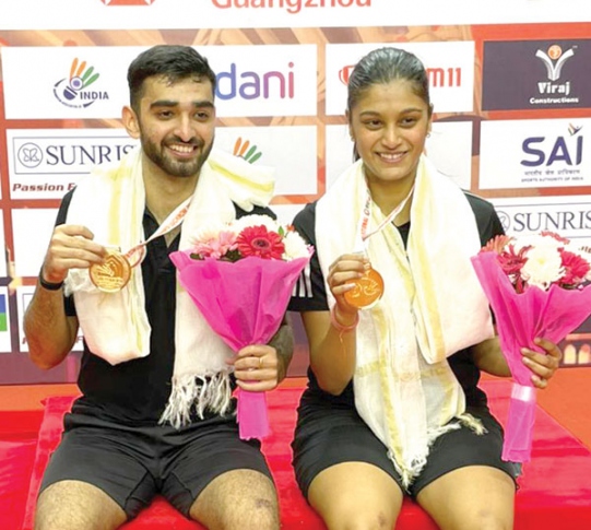 Goa’s Tanisha-Ishaan clinch mixed doubles title; Sindhu ends title drought