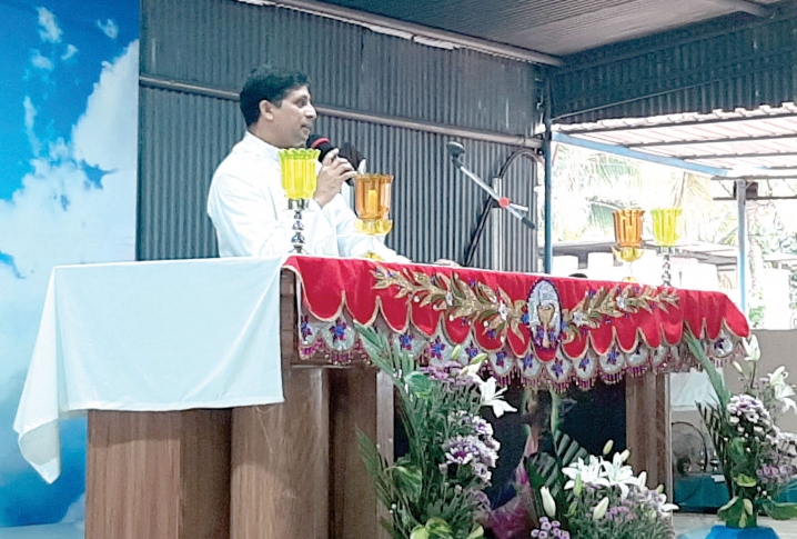 Devotees throng Bible convention at Nuvem