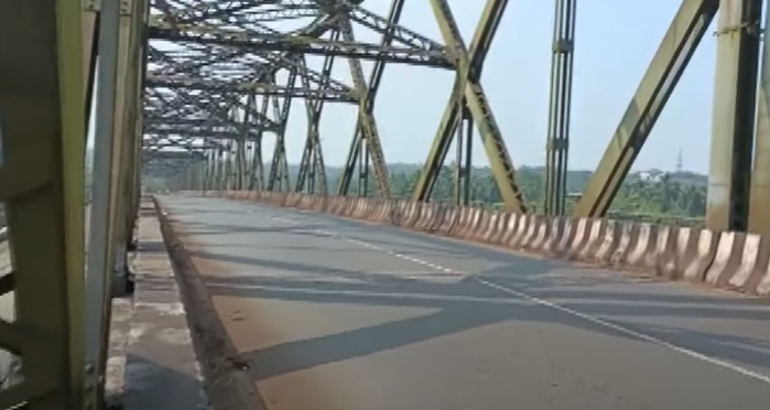 Locals demand repair of rickety railings on Amona Bridge