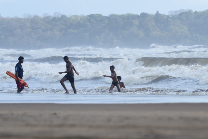 Herald: Goa Beaches closed for swimming due to rough weather