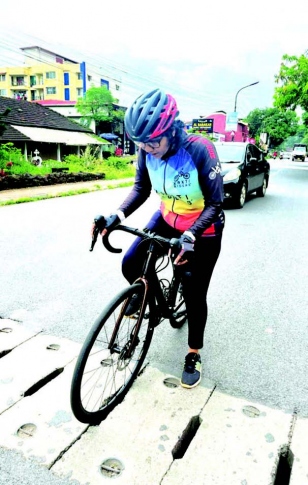 Bumps, pits, drains and dogs: Goa’s cyclists pedal in peril