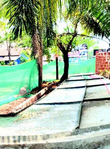Arpora-Nagoa VP issues notice to developers for constructing slab over storm water drain 