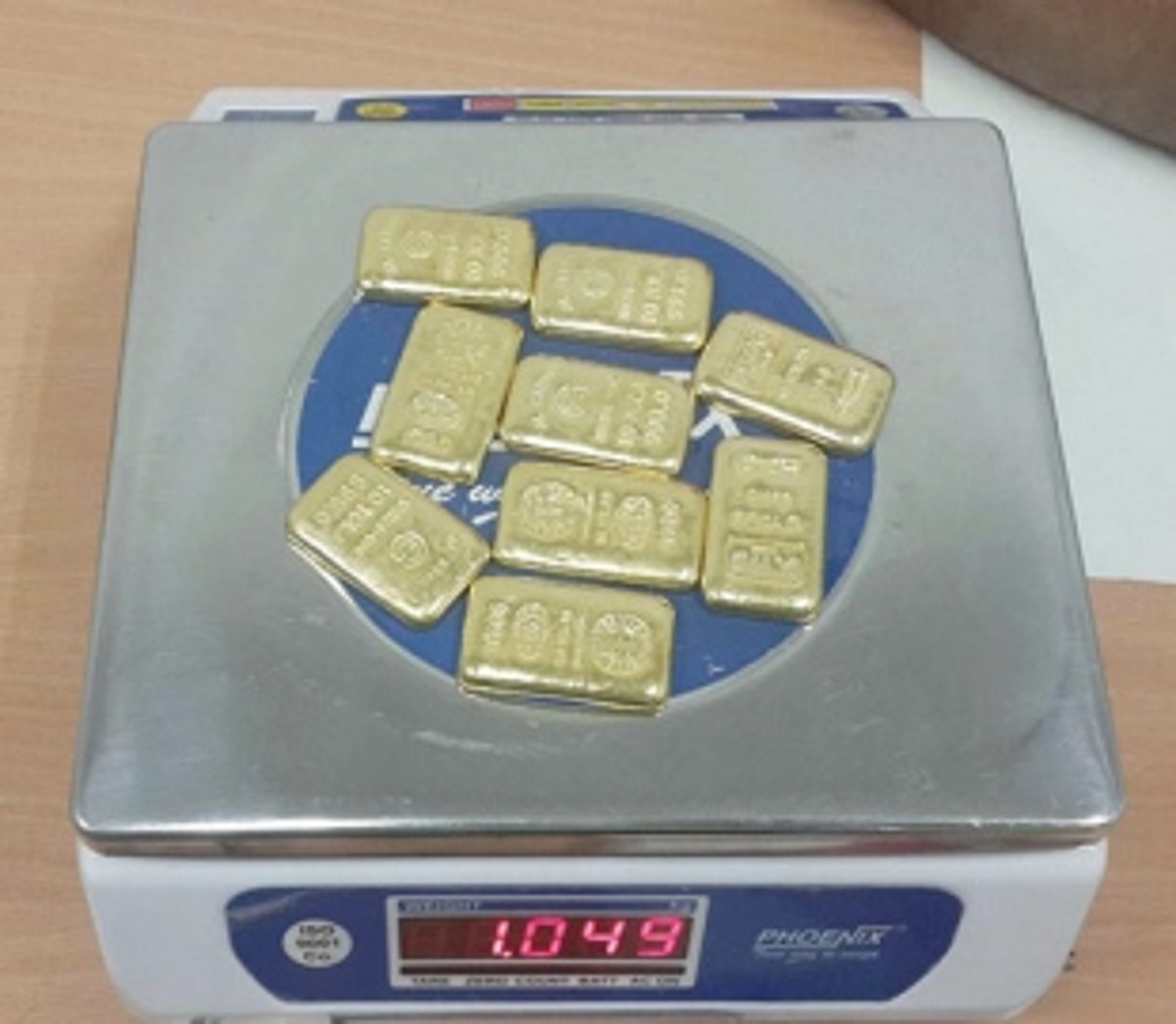 1 kg gold seized at Dabolim airport, two from Bhatkal held