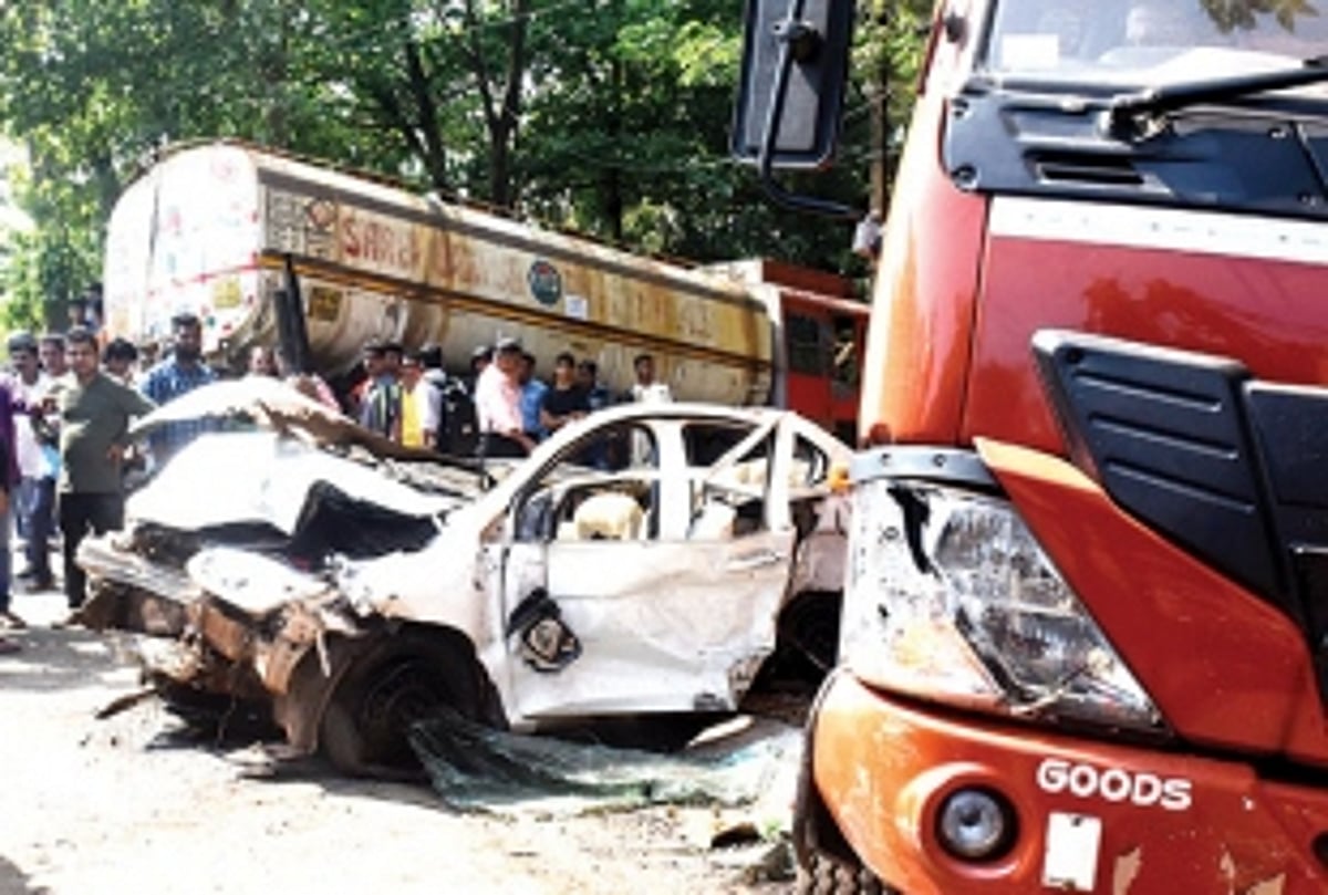 1 killed, 8 injured in multi-vehicle pileup