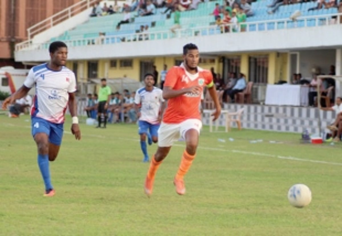 10-man ONGC edge past Sporting Clube