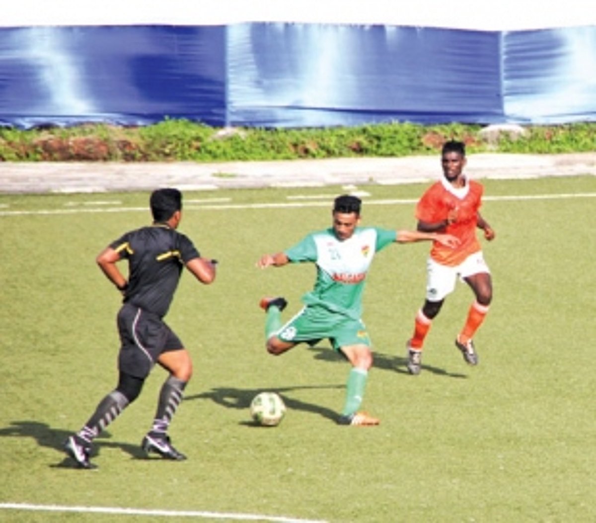 10-man Salgaocar rally to hold Sporting Clube