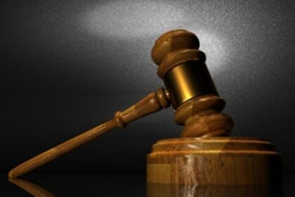 10 turncoat MLAs given time to  reply to disqualification plea