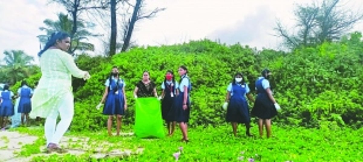 1,000 kg of garbage removed from beaches across Salcete taluka