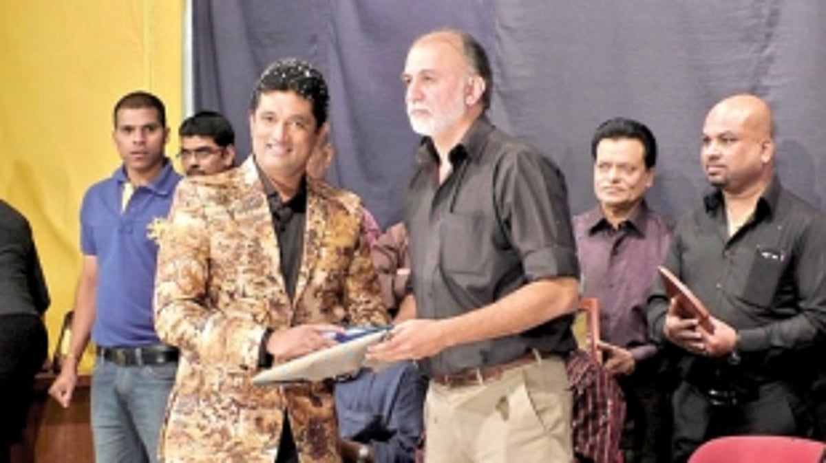 100th show of Reporter  staged to packed audience