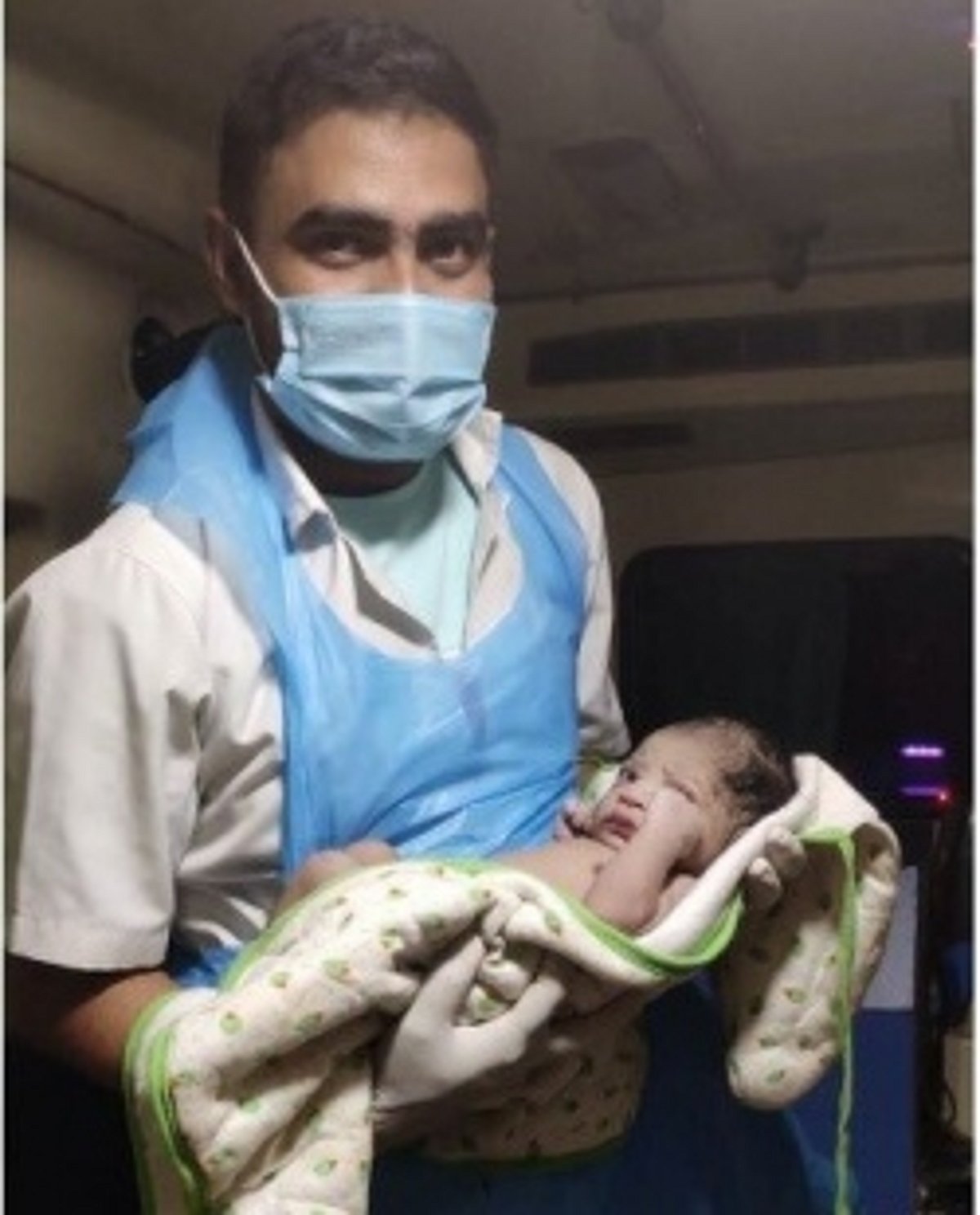 108 Ambulance Staff Delivers Healthy Baby Girl in Mollem