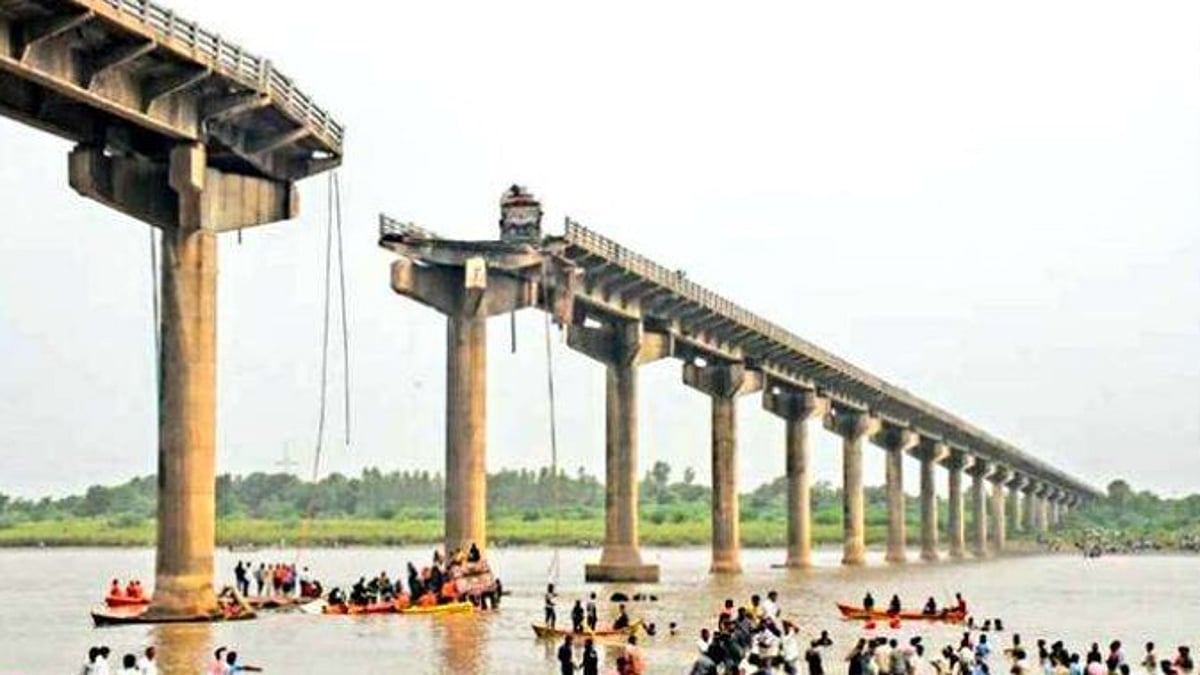 11 Killed After Bridge Collapses in Gujarat’s Vadodara; Rescue Ops Underway