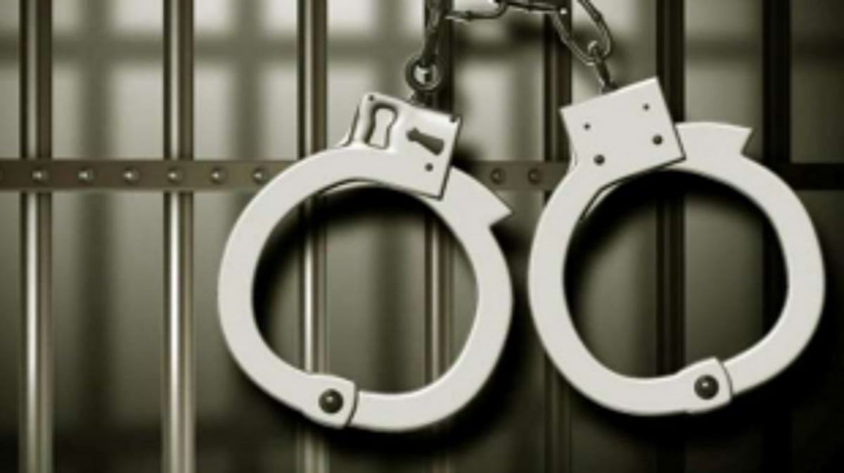 12 Bangla nationals  detained