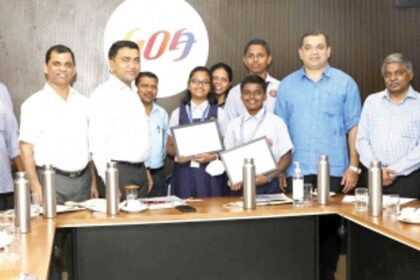 12-yr-old students feted for developing  app to assist dementia patients