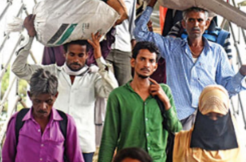 13 buses with migrants leave to MP, Odisha 1 13 buses with migrants leave to MP, Odisha