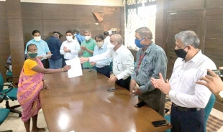 14 affected Dhangar families  receive plots’ documents