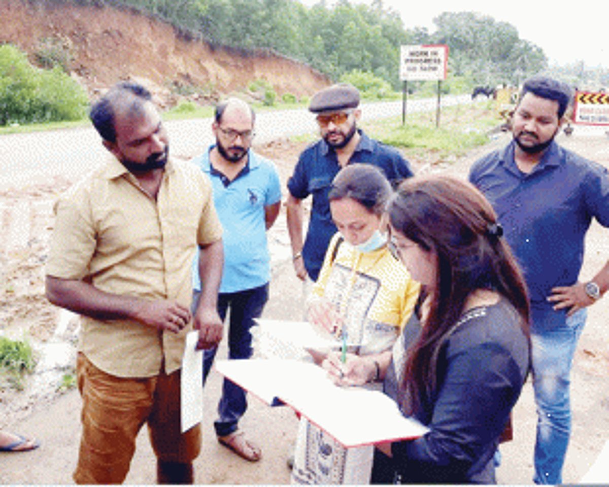 14 fish trucks enter Goa via Polem check post