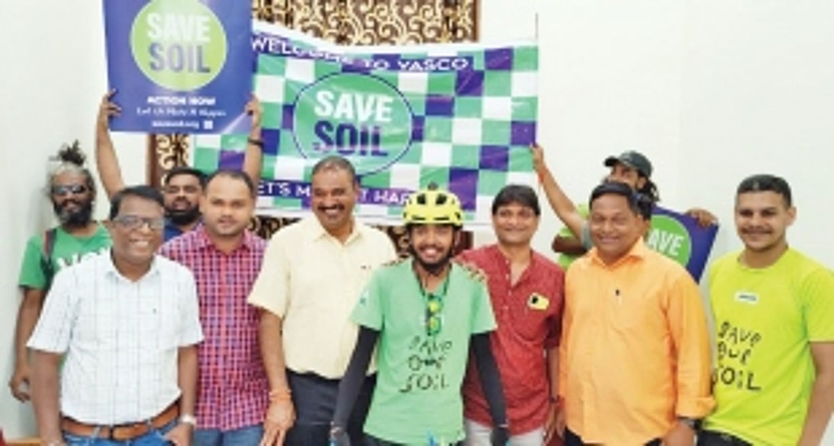 17-year-old cyclist on Save Soil tour feted in Vasco