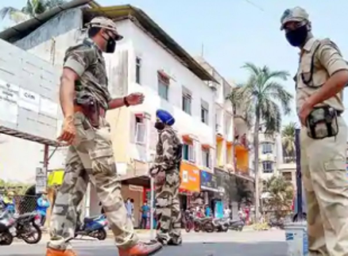 17,867 violate lockdown rules; FIR against 385