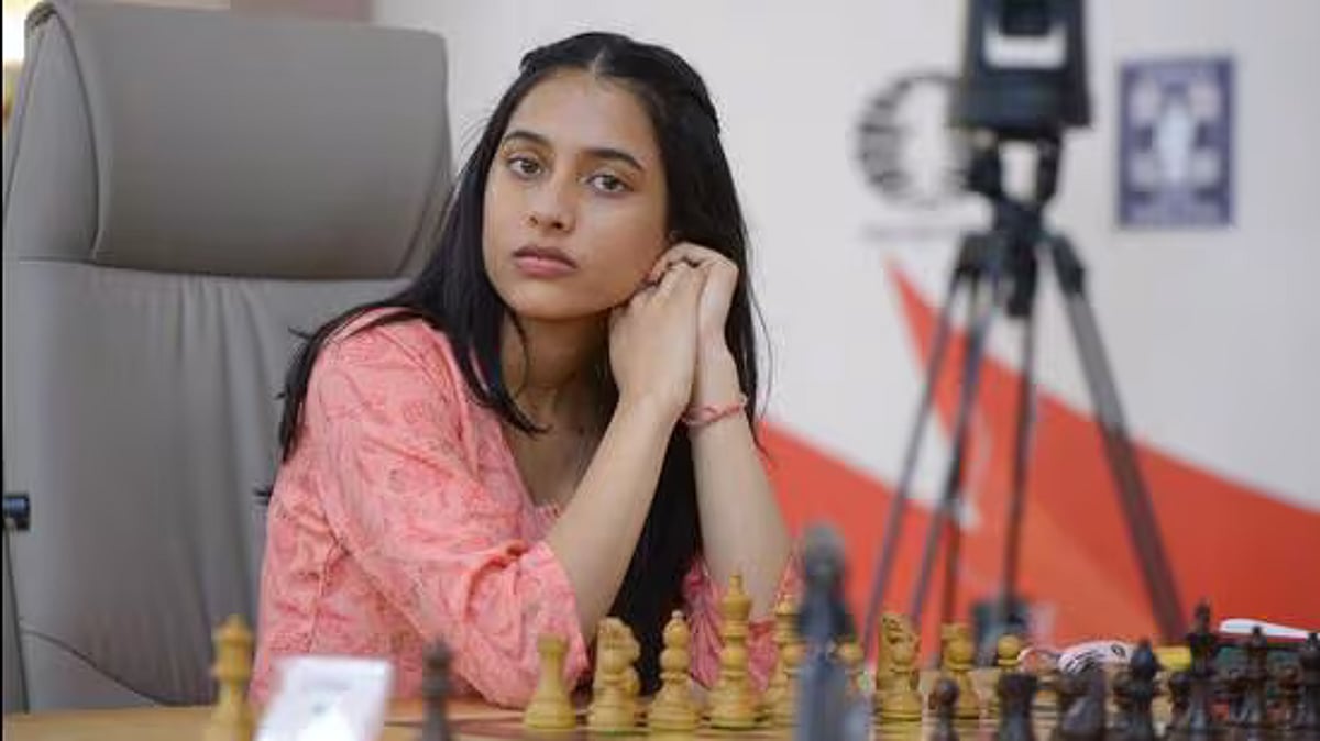 19-Year-Old Divya Deshmukh  Dethrones Humpy in Epic Final, Becomes India’s First Women's Chess World Cup Winner