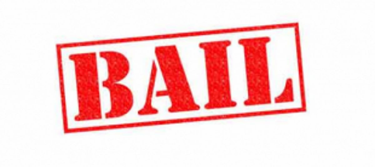 2 foreigners get   conditional bail