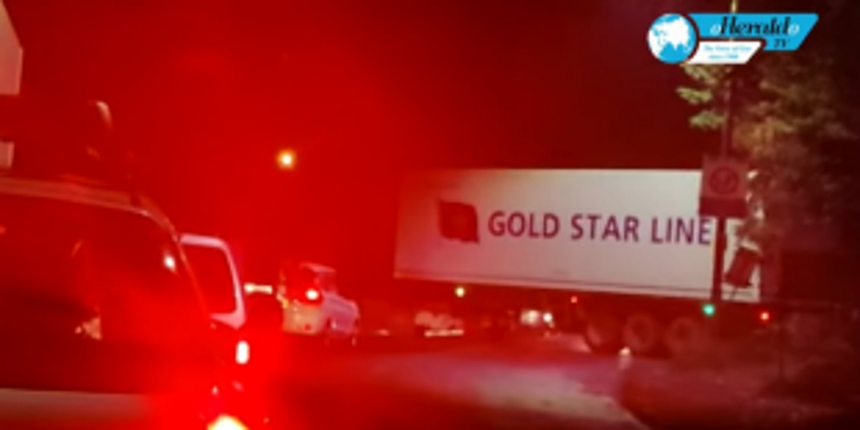 2-hour traffic jam on NH66 in Pernem as contractor transports huge pillar for Mopa link flyover