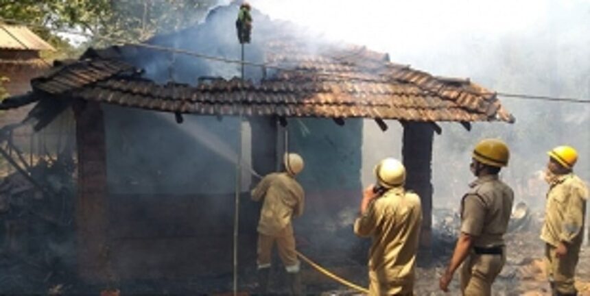 2 houses damaged in fire at Sal