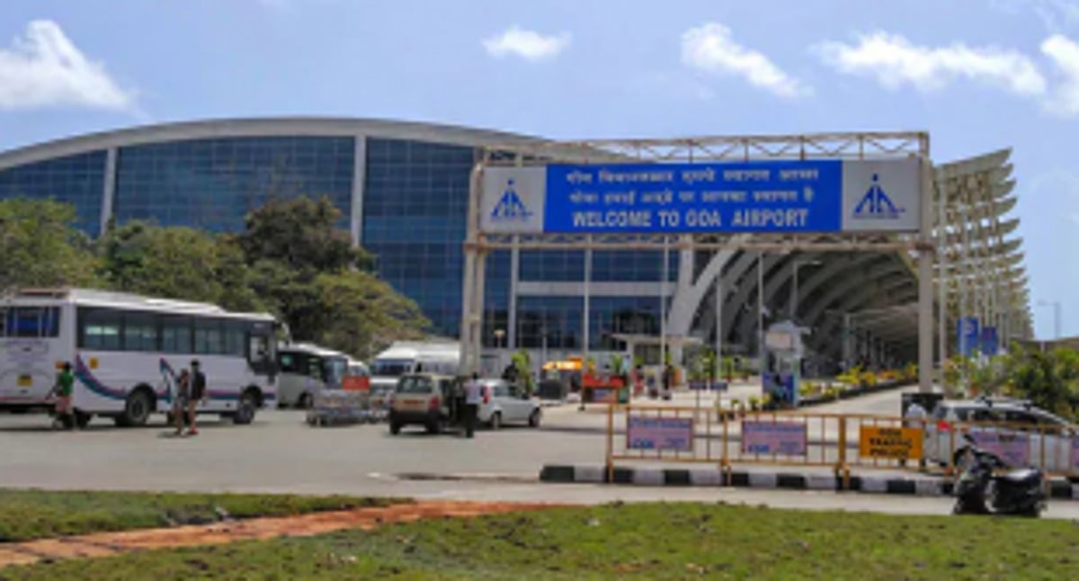 207 stranded   passengers   leave for Russia