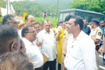 210 protesting sugarcane farmers detained for blocking highway