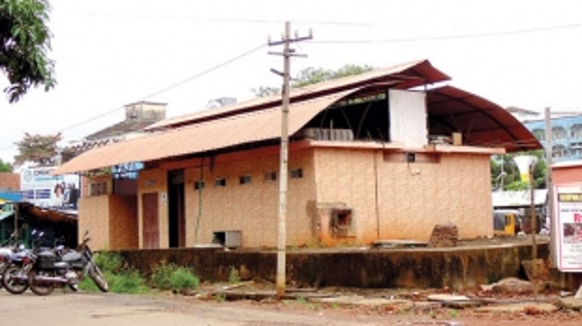 23 toilets, but Margao is one big urinal