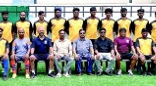 24 candidates attend D-Licence course