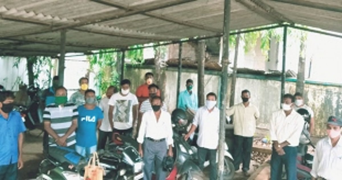 25 unpaid BSNL contract workers  protest infront of Ponda office