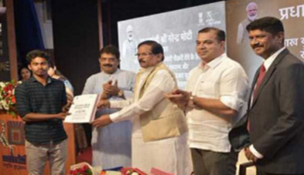 266 recruits get letters at Rojgar Mela