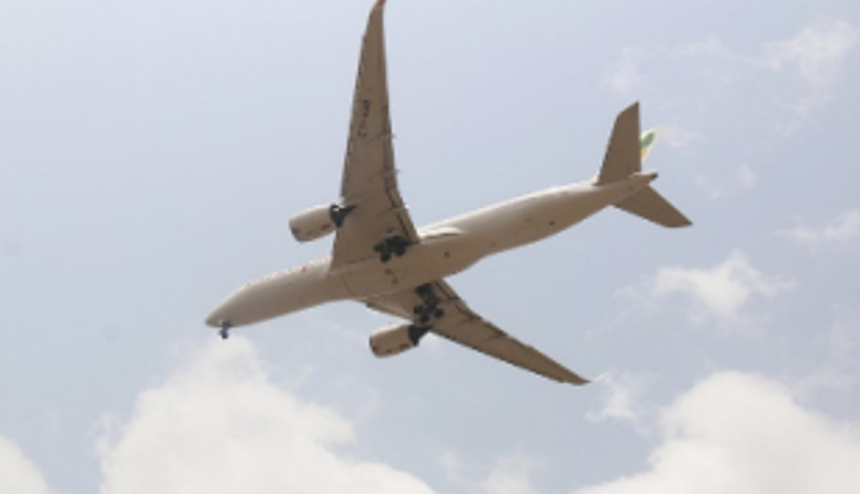 277 stranded seafarers return from London