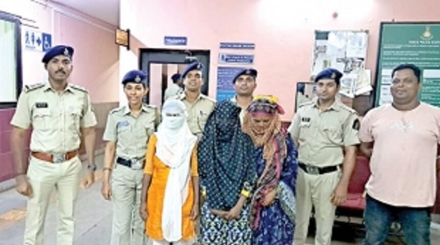 3 women held for attempting to steal cash from wine shop