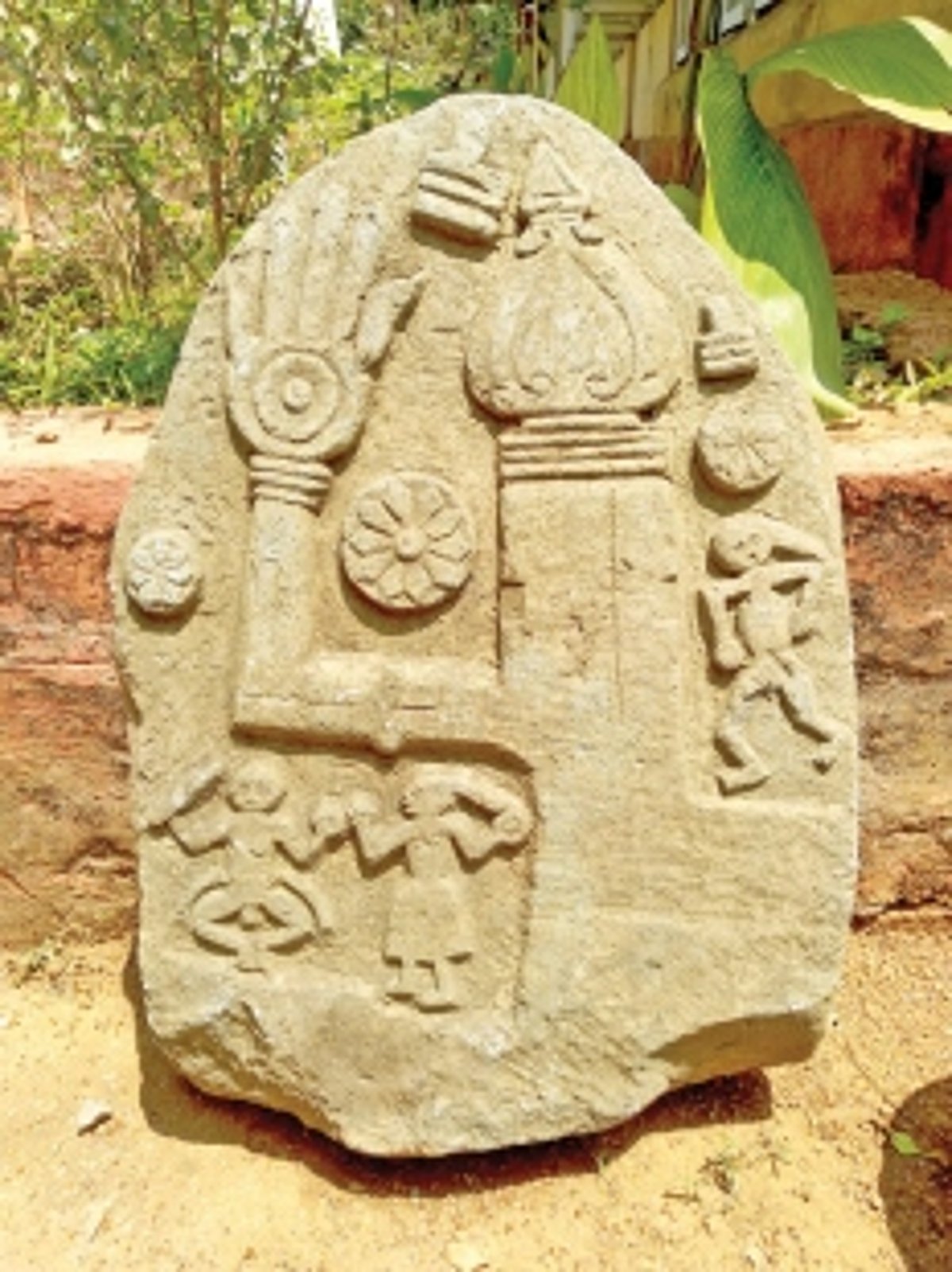 300-year-old sati stone discovered