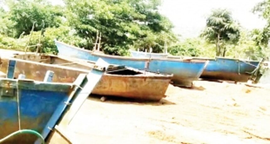31 boats, suspect carriers of illegally mined sand, seized in yet another haul