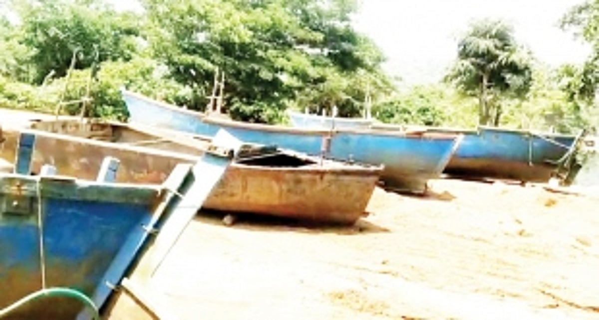 31 boats, suspect carriers of illegally mined sand, seized in yet another haul
