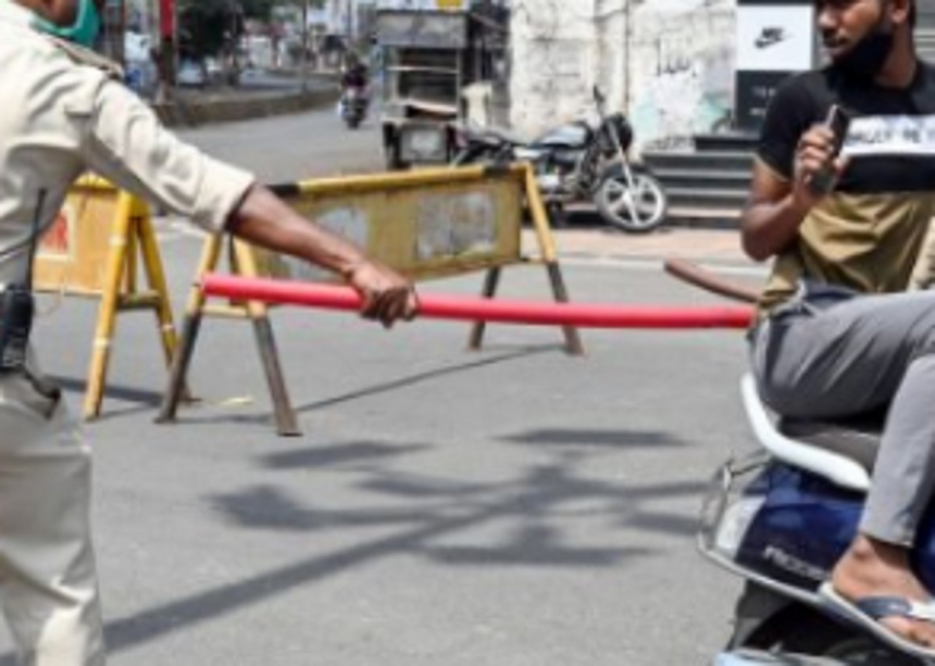 32,000 cases  of lockdown  violations booked
